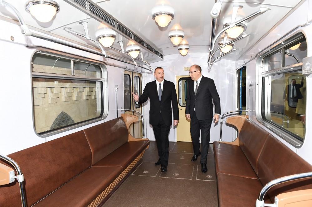 Prezident İlham Əliyev Bakı Metropoliteninin retro vaqonları ilə tanış olub (FOTO) (YENİLƏNİB)