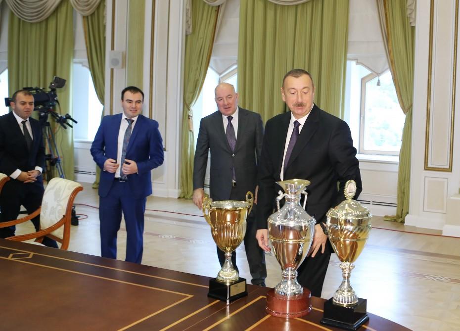 Prezident İlham Əliyev şahmat üzrə Avropa komanda çempionatının qaliblərini qəbul edib (FOTO) (YENİLƏNİB)