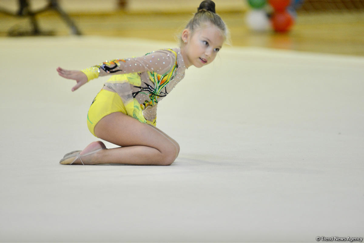 Стартовало второе открытое первенство Сумгайыта по художественной гимнастике (ФОТО)