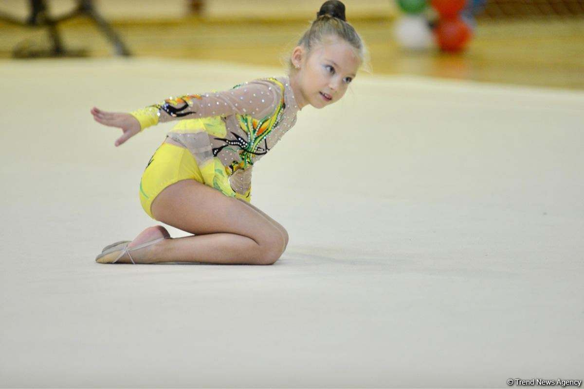 Bədii gimnastika üzrə 2-ci Sumqayıt açıq birinciliyi keçirilir (FOTO)