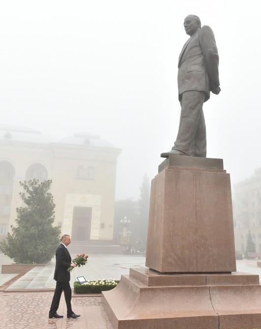 Президент  Ильхам Алиев прибыл в Гянджу (ФОТО)
