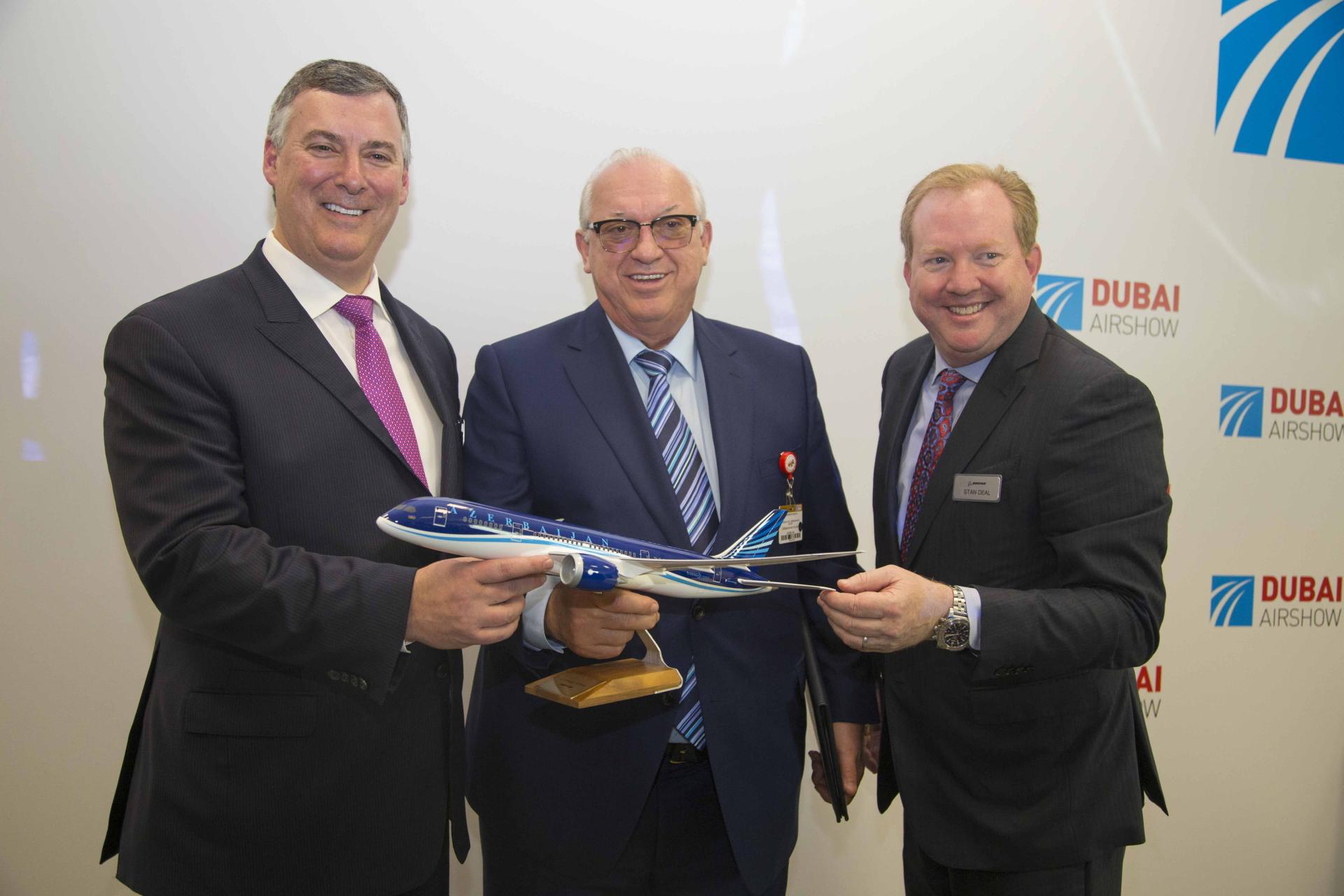 AZAL and Boeing signed agreement on purchase of new modern aircrafts (PHOTO)