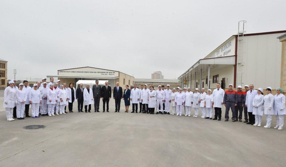President Aliyev views Zahmat-Ruzi LLC in Absheron District (PHOTO)