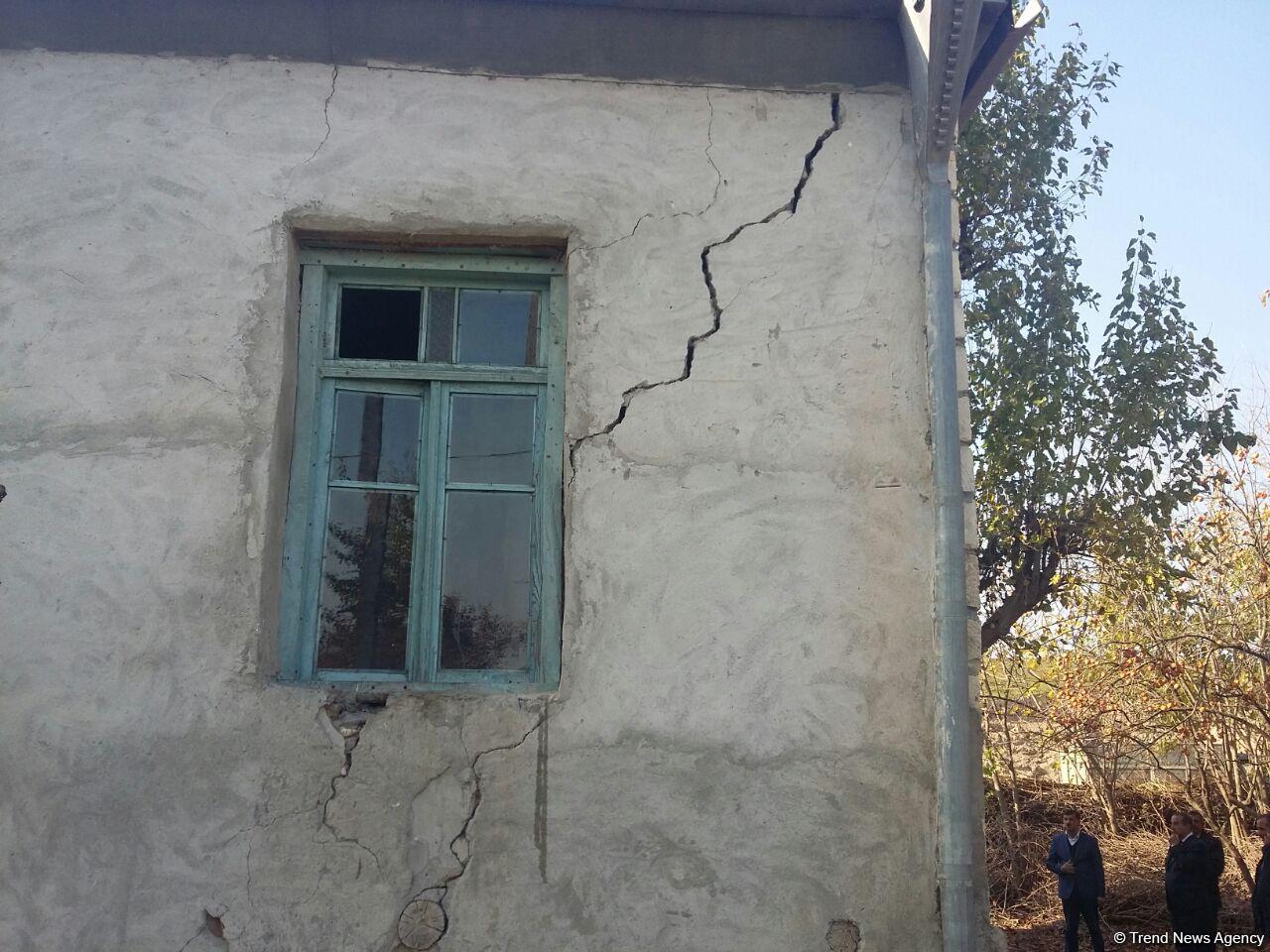 В результате землетрясения в Загатальском районе пострадали дома и социальные объекты