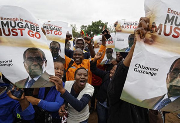 В столице Зимбабве проходит многотысячный марш за отставку президента