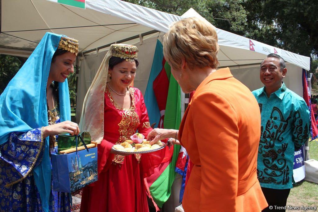 Азербайджан впервые принял участие в международном Фестивале национальной кухни в Австралии (ФОТО)