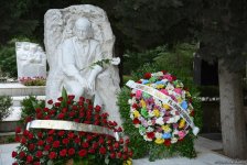 Известные деятели культуры почтили память Фикрета Амирова (ФОТО)
