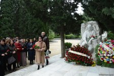 Известные деятели культуры почтили память Фикрета Амирова (ФОТО)
