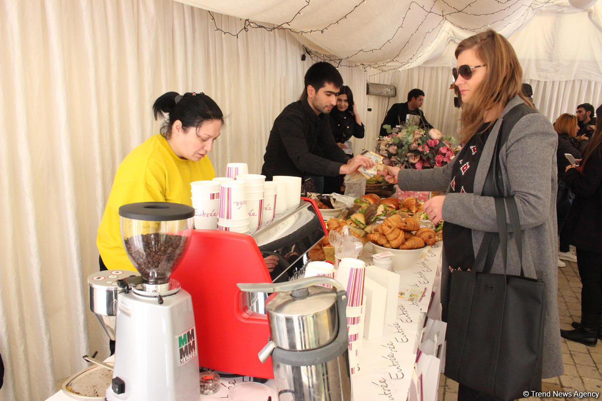 "Sweet November" Bakı yemək festivalı başlayıb (FOTO)