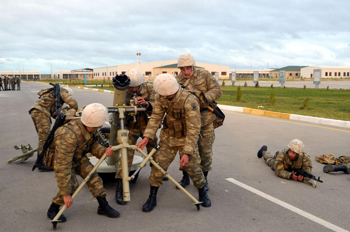Artilleriyaçıların döyüş hazırlığı yoxlanılıb (FOTO)