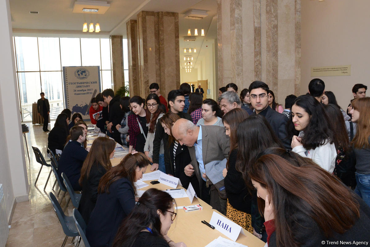 В Бакинском Филиале МГУ впервые в Азербайджане прошел Международный  Географический диктант-2017 (ФОТО)