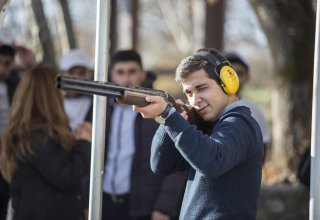 Азербайджанская молодежь учится метко стрелять (ФОТО)