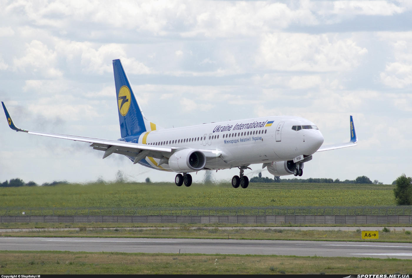 "Международные авиалинии Украины" весной возобновит полеты в Азербайджан