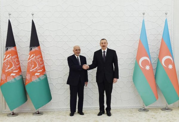 Azerbaijani, Afghan presidents hold one-on-one meeting (PHOTO)