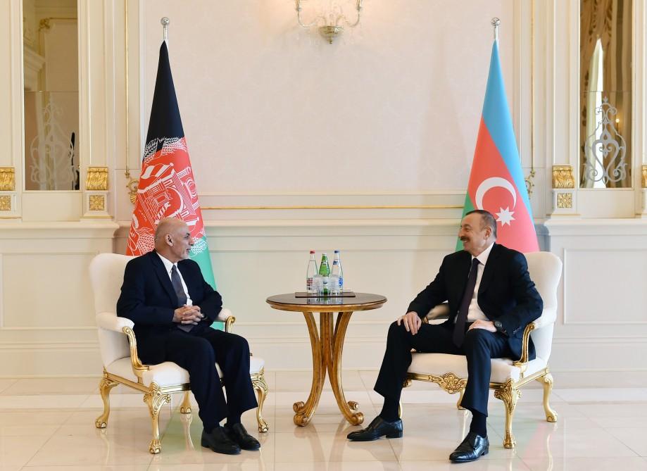 Azerbaijani, Afghan presidents hold one-on-one meeting (PHOTO)