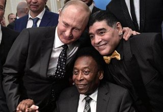Rusiya prezidenti Pele, Maradona ilə görüşüb