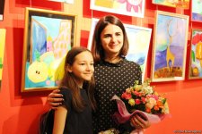 "Воображение" в Баку - маленькие шедевры юных художников (ФОТО)