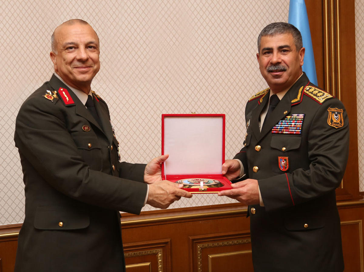 Азербайджан и Турция обсудили сотрудничество в военной сфере (ФОТО)