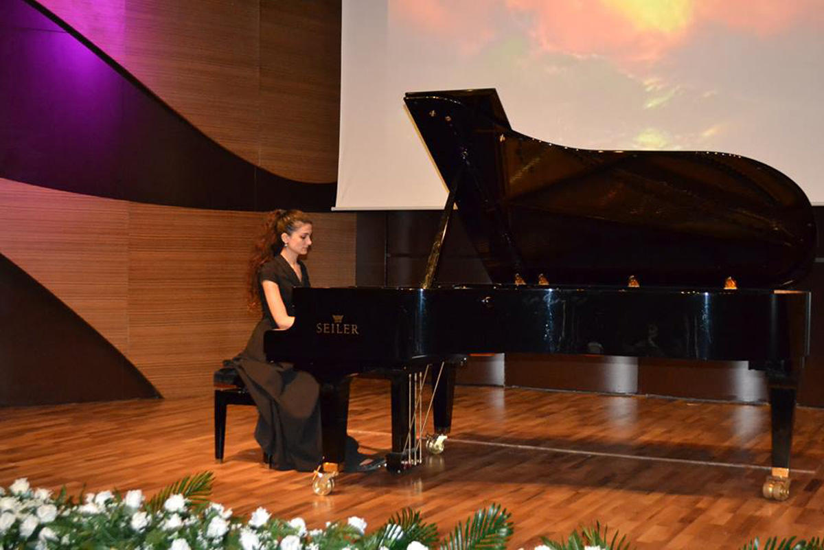 В Баку прошел вечер музыки, которая лечит душу (ФОТО)