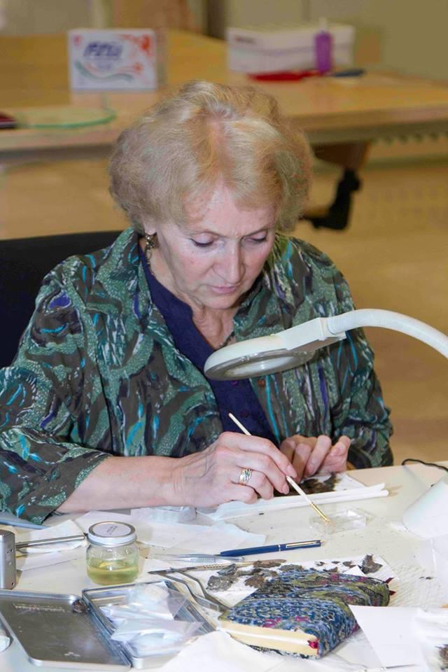 Российский специалист отреставрировала фрагменты ткани периода Кавказской Албании (ФОТО)