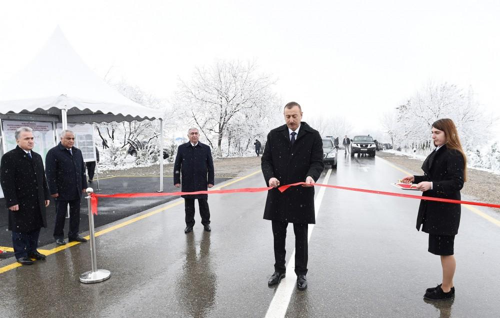 Президент Ильхам Алиев принял участие в открытии  новых автодорог в Губе (ФОТО)