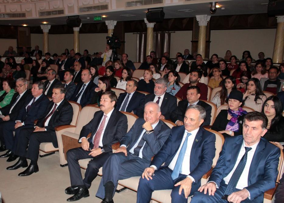 В Баку прошел торжественный вечер в честь 300-летия Моллы Панаха Вагифа (ФОТО)