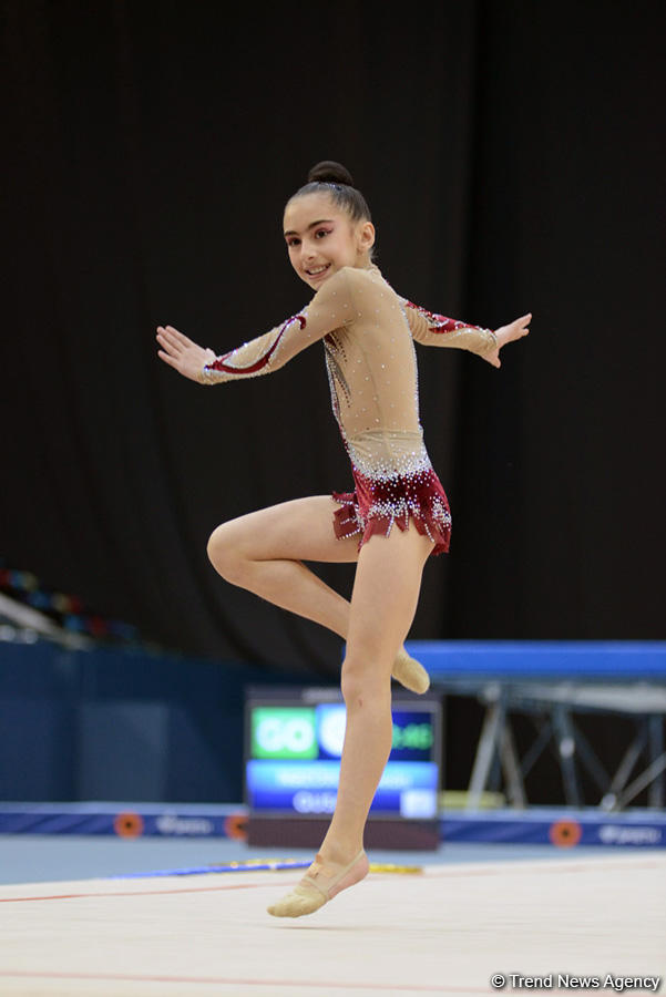 Bədii gimnastika və batut üzrə Azərbaycan birinciliyi davam edir (FOTO)