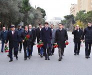 Коллектив NIKOIL | Bank-a посетил могилу общенационального лидера Гейдара Алиева (ФОТО)