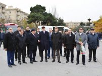 NIKOIL | Bank-ın kollektivi ümümmilli lider Heydər Əliyevin məzarını ziyarət edib (FOTO)