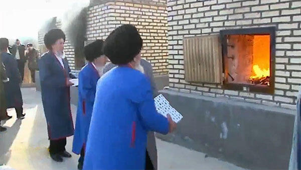 Туркменистан провел публичную акцию по уничтожению наркотиков