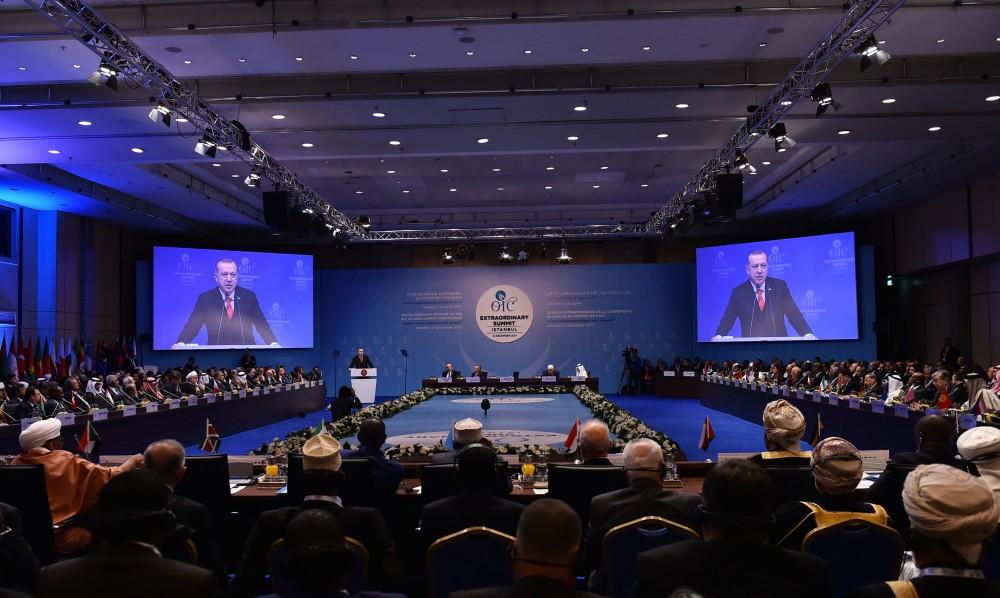 Президент Ильхам Алиев принимает участие в чрезвычайном саммите ОИС по вопросу Иерусалима (ФОТО)