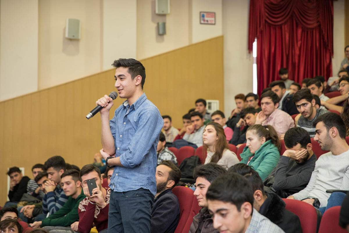 Azercell CEO meets students at Baku Engineering University (PHOTO)