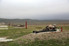 Silahlı Qüvvələrin rəhbər heyəti hərbi texnika və atıcı silahlardan atışları icra edib (FOTO)
