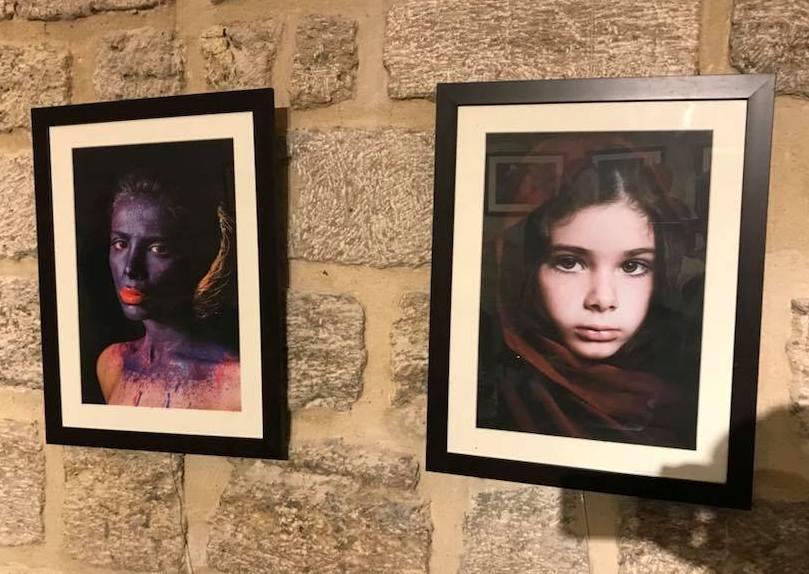 Прочитать характер по лицу: эмоциональные портреты на выставке в Баку (ФОТО)