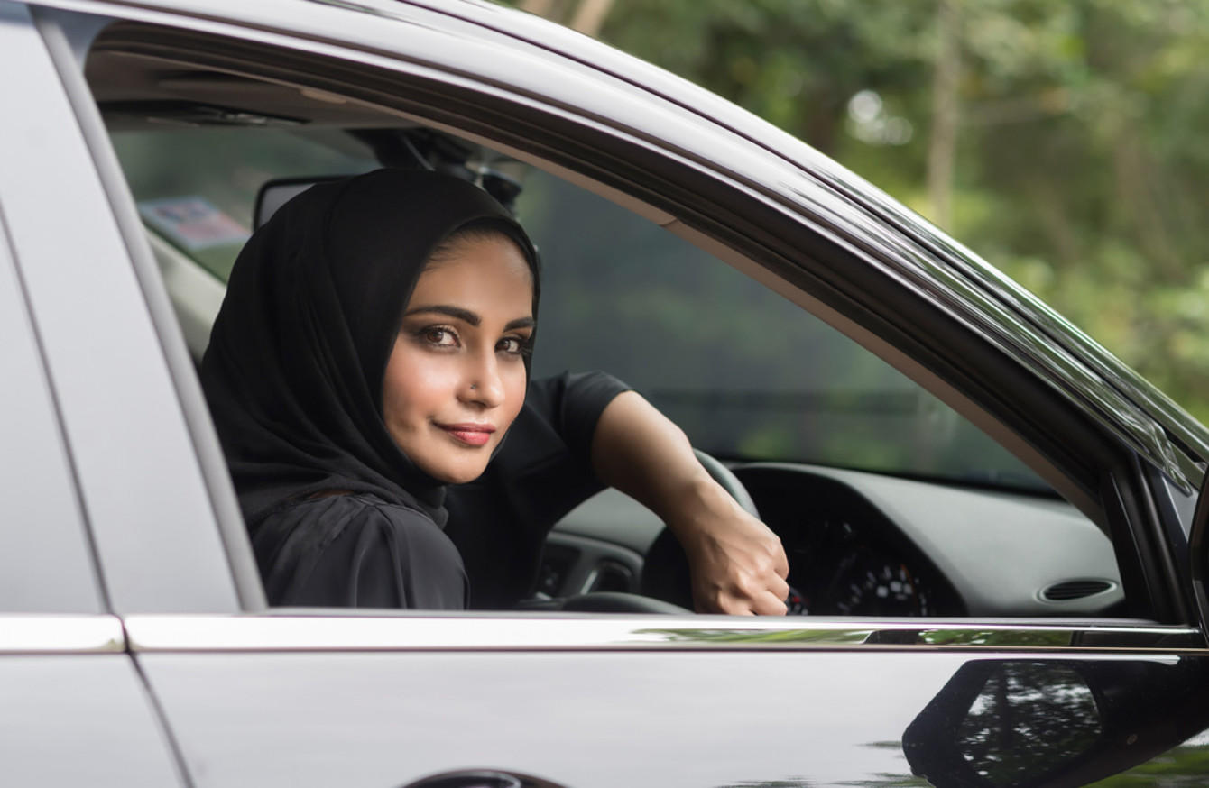 В Саудовской Аравии женщинам начали выдавать водительские права