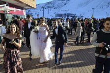 Свадебным торжеством открылся зимний сезон в Шахдаге (ФОТО)
