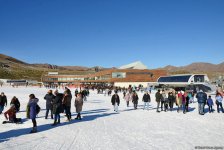 Свадебным торжеством открылся зимний сезон в Шахдаге (ФОТО)