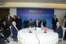 В Баку прошла трехсторонняя встреча глав МИД Азербайджана, Турции и Ирана (ФОТО)