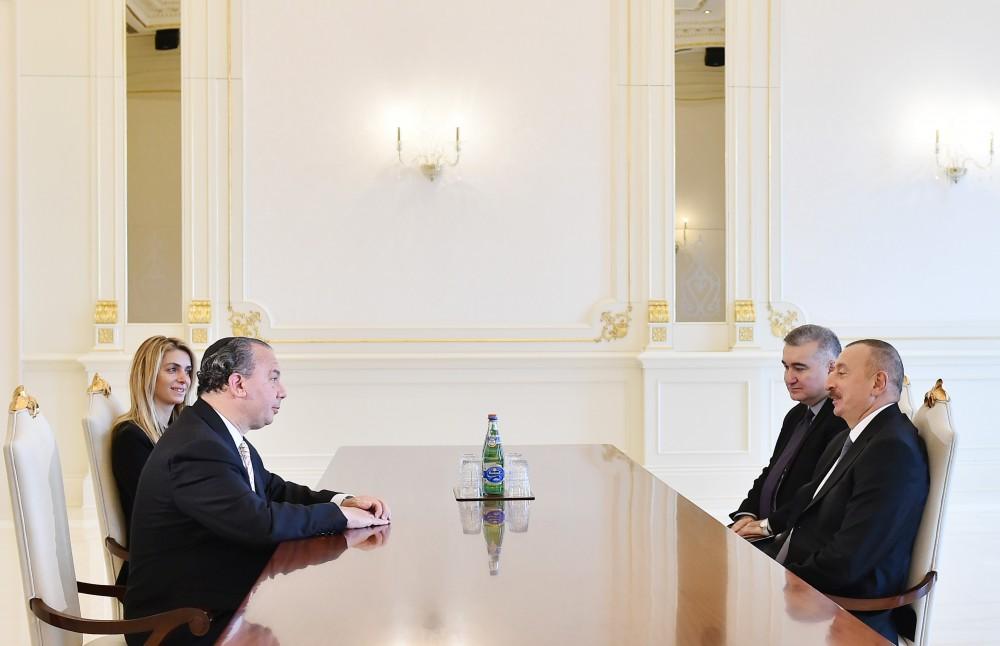 Президент Ильхам Алиев принял главу Фонда этнического согласия США