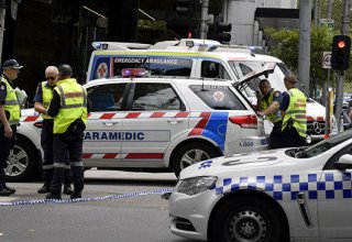 В Мельбурне полицейские открыли огонь по напавшему на них с ножом мужчине