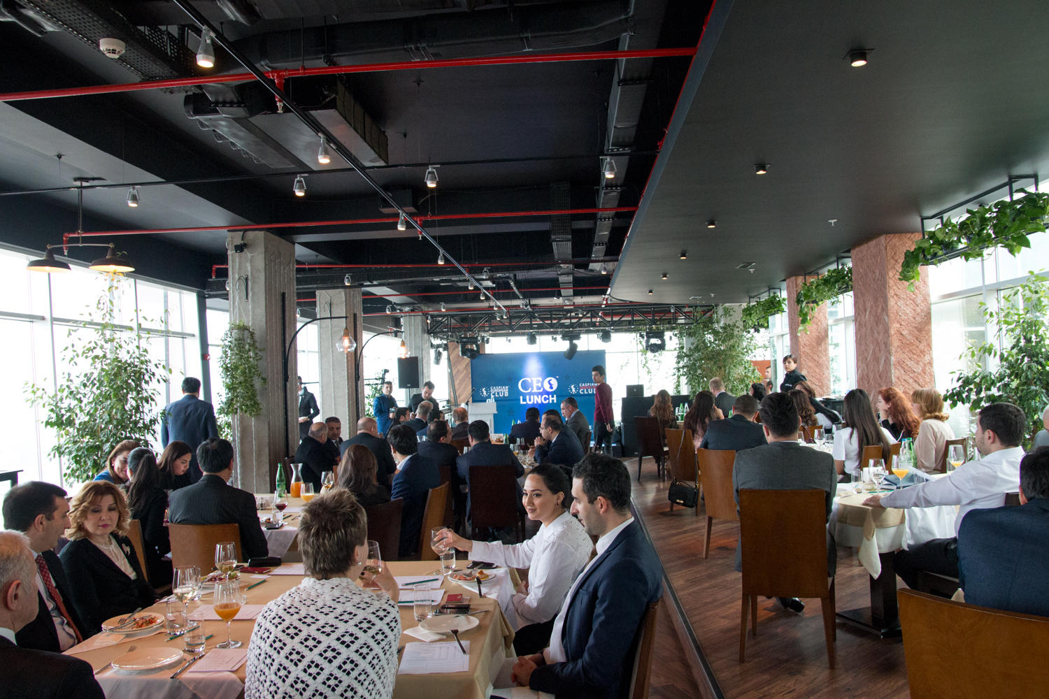 US ambassador attends CEO Lunch Baku (PHOTO)