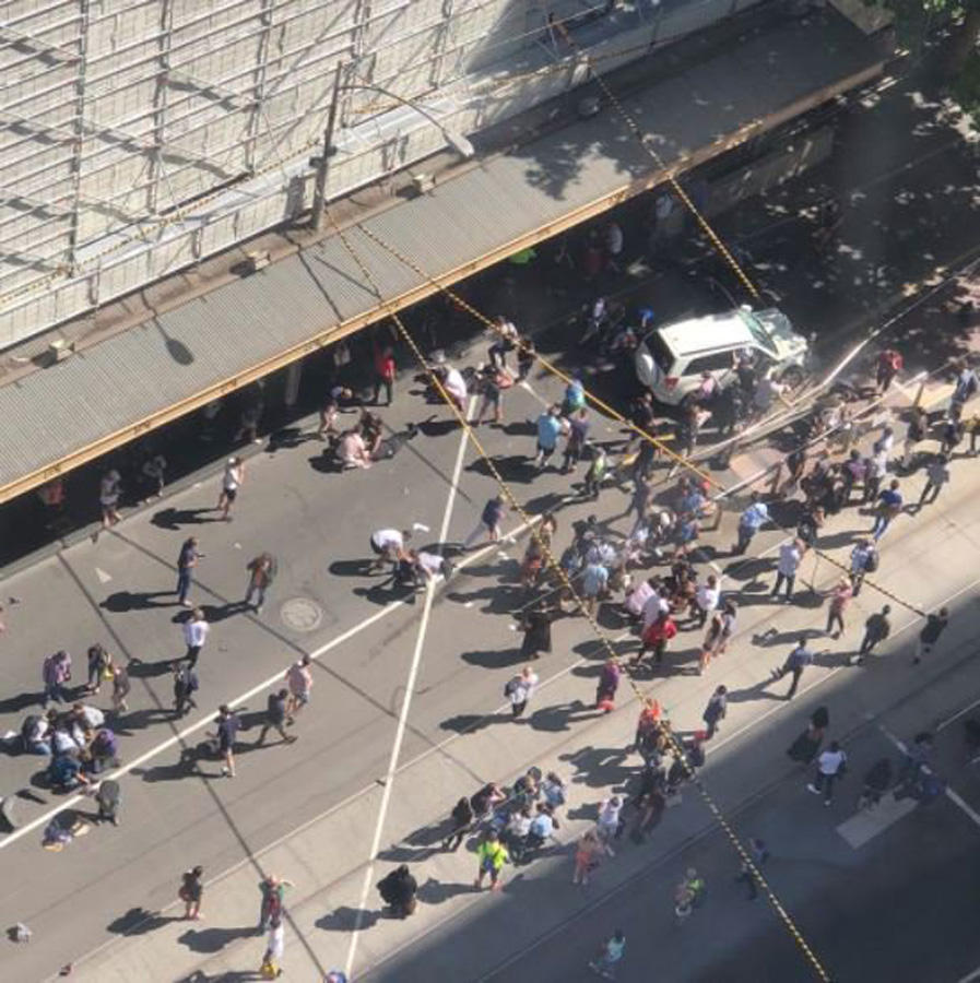 Several injured when car hits pedestrians in Australia's Melbourne (UPDATED) (PHOTO/VIDEO)