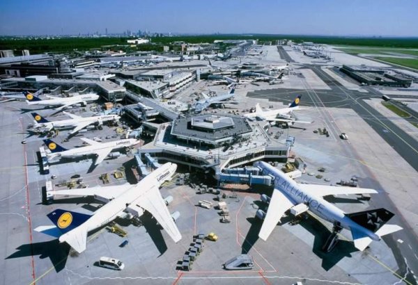 Frankfurt hava limanında gecikmələr ola bilər - İT sistemi pozulub