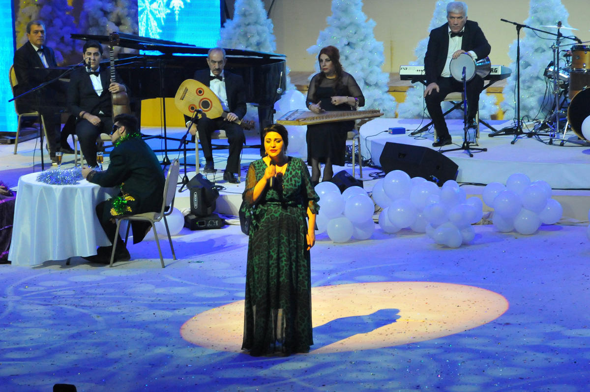 Heydər Əliyev Sarayında Yeni il konserti keçirilib (FOTO)