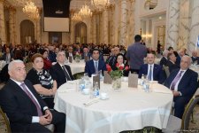 В Баку прошла конференция «На стыке Востока и Запада: Новые энергетические и коммуникационные возможности» (версия 2)