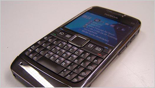 Nokia возобновит продажи легендарного qwerty-смартфона E71