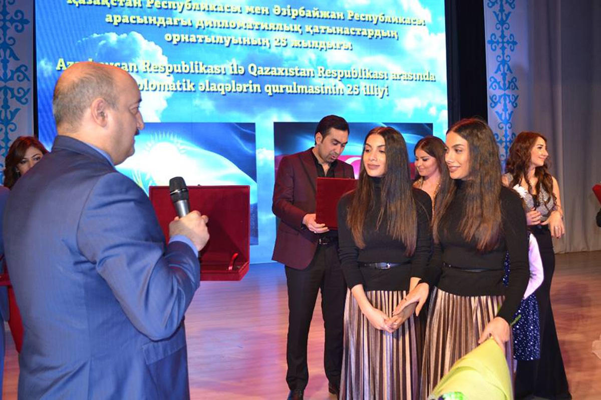 Азербайджанские звезды выступили с концертом в Казахстане (ФОТО)