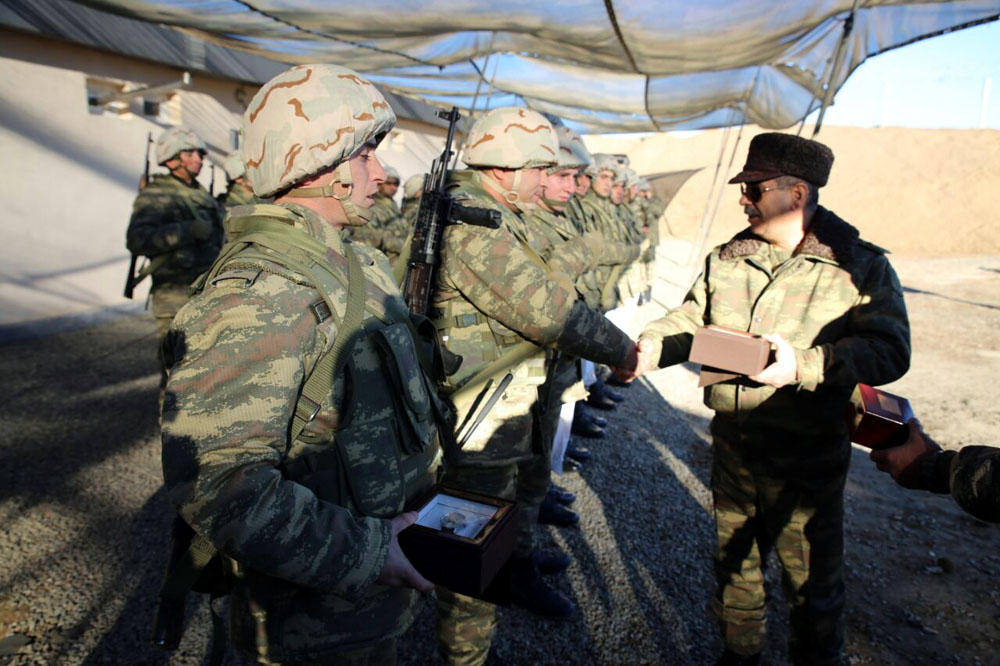 Azerbaijan’s defense minister checks state of combat readiness of units in frontline zone (PHOTO)