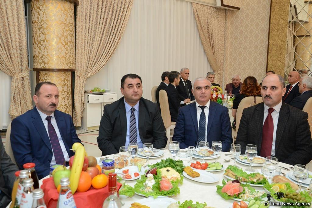 Али Гасанов: Азербайджанское государство придает особое значение медиа, использует возможности СМИ для построения мостов между государством и обществом (ФОТО)