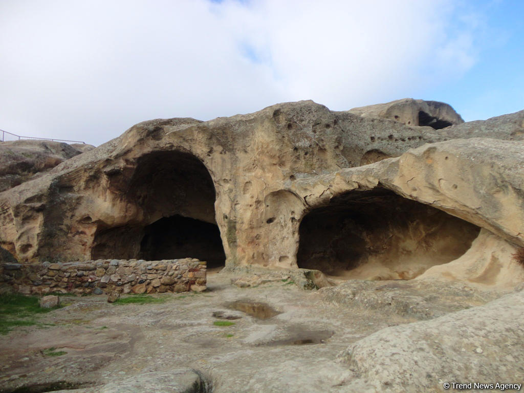 Азербайджанцы в пещерном городе Уплисцихе: лучше один раз увидеть! (ФОТО)